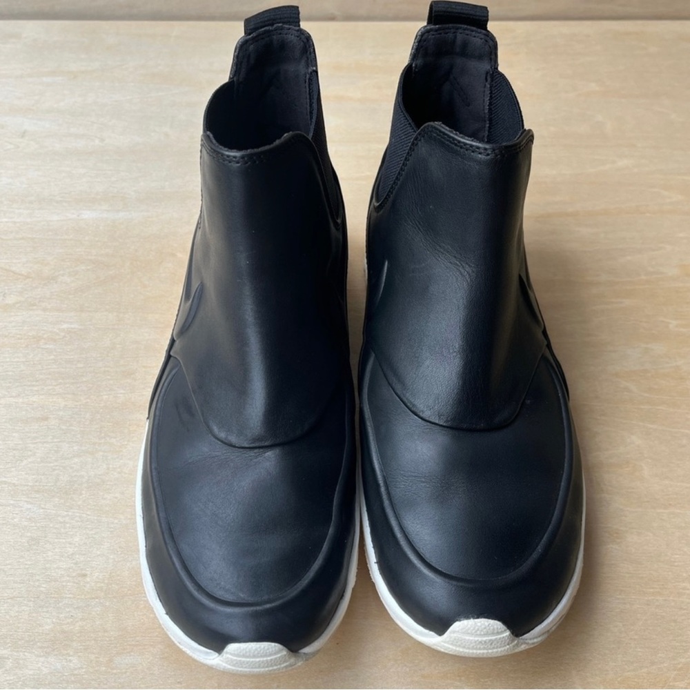 Nike Thea 8